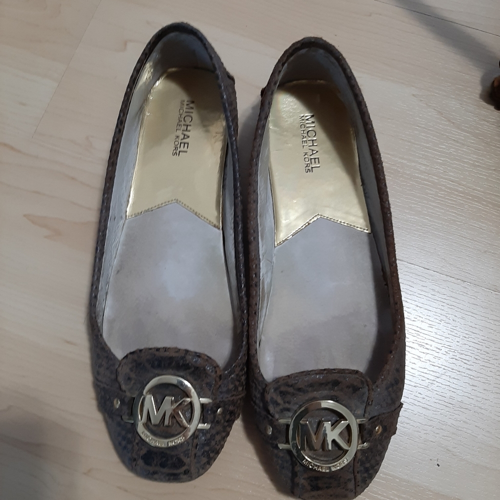 Ballet flats